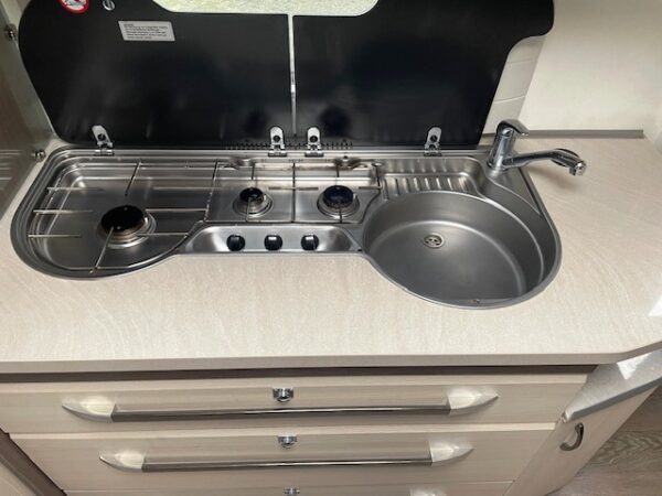 Hobby Prestige 650 UMFE bj.2016 met voortent!!! - Afbeelding 12