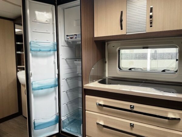 Hobby Prestige 650 UMFE bj.2016 met voortent!!! - Afbeelding 13