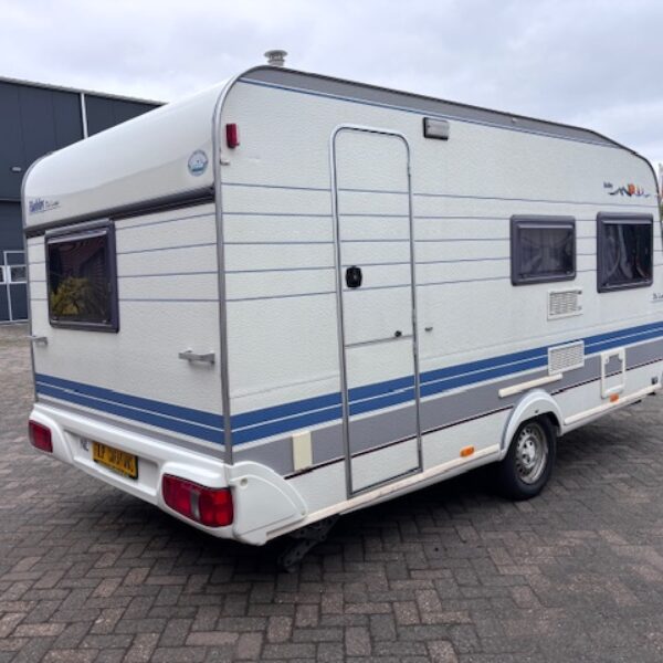 Hobby De Luxe 440 bj.1997 met VOORTENT