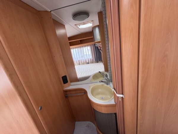 Eriba Swing 465 Bj. 2004 EXPORT CARAVAN prijs op aanvraag!! - Afbeelding 12