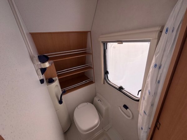 Eriba Swing 465 Bj. 2004 EXPORT CARAVAN prijs op aanvraag!! - Afbeelding 10