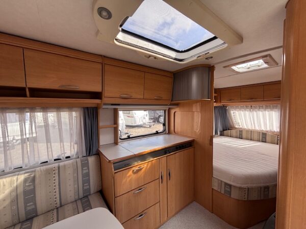Eriba Swing 465 Bj. 2004 EXPORT CARAVAN prijs op aanvraag!! - Afbeelding 9
