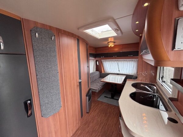 Hobby De Luxe 420 KB bj.2011 met MOVER en STAPELBED!!! - Afbeelding 5