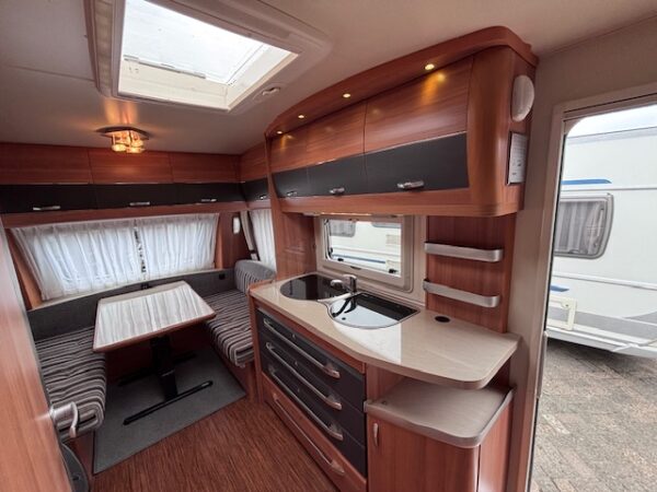 Hobby De Luxe 420 KB bj.2011 met MOVER en STAPELBED!!! - Afbeelding 8