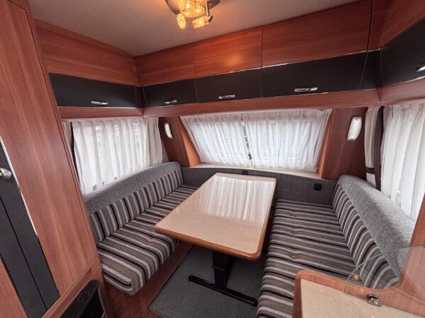 Hobby De Luxe 420 KB bj.2011 met MOVER en STAPELBED!!! - Afbeelding 12