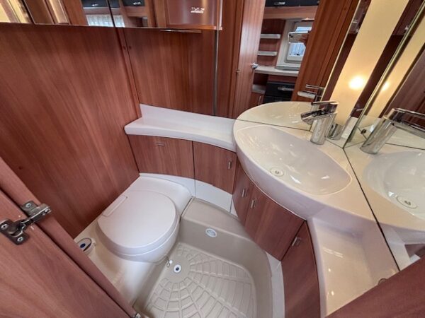 Hobby De Luxe 420 KB bj.2011 met MOVER en STAPELBED!!! - Afbeelding 17