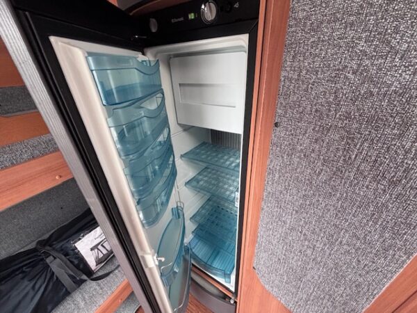 Hobby De Luxe 420 KB bj.2011 met MOVER en STAPELBED!!! - Afbeelding 11