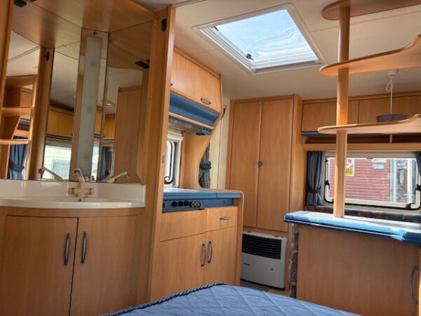 Hobby De Luxe 440SFE, bj.2000 met fransbed en voortent - Afbeelding 7
