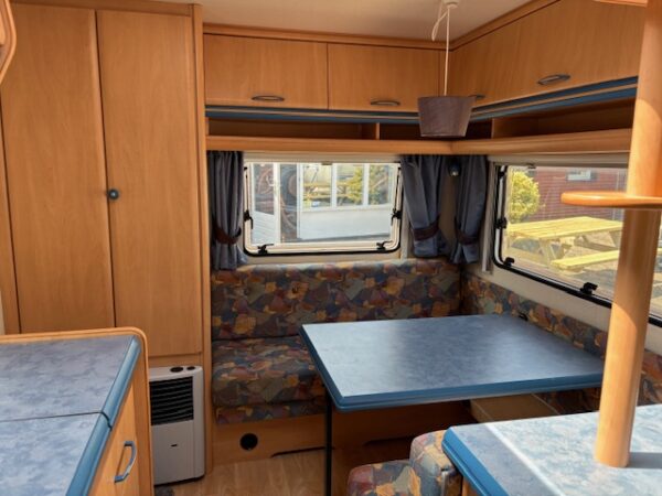 Hobby De Luxe 440SFE, bj.2000 met fransbed en voortent - Afbeelding 13
