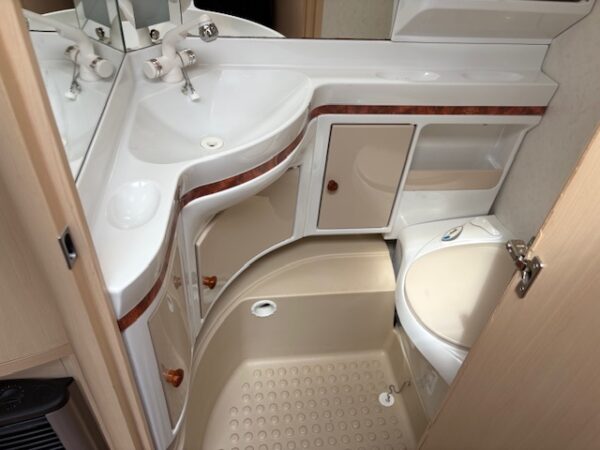 Hobby La Vita 495 UL bj.2010, mover, airco, voortent - Afbeelding 16