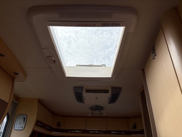 Hobby La Vita 495 UL bj.2010, mover, airco, voortent - Afbeelding 21