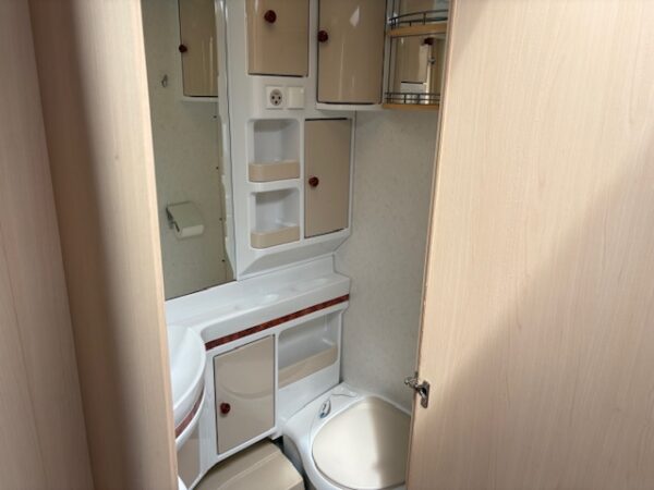 Hobby La Vita 495 UL bj.2010, mover, airco, voortent - Afbeelding 17