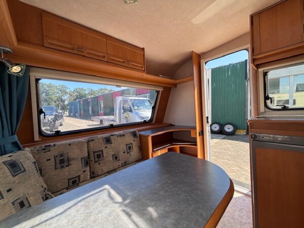 Adria Unica B 462 DP bj.2002 met VOORTENT en DOUCHE!!! - Afbeelding 8