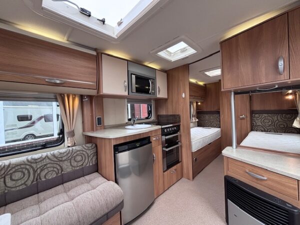 Swift Challenger 565 SR bj.2013 met MOVER en 2 APARTE BEDDEN - Afbeelding 11