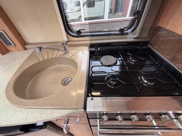 Swift Challenger 565 SR bj.2013 met MOVER en 2 APARTE BEDDEN - Afbeelding 16