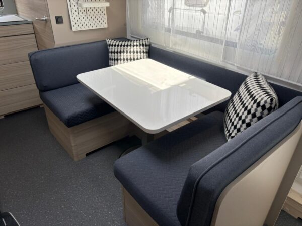 Adria Altea 542, BJ.2021, Queensbed en voortent! TOPSTAAT!!! - Afbeelding 12