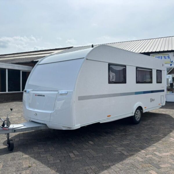 Adria Altea 542, BJ.2021, Queensbed en voortent! TOPSTAAT!!!