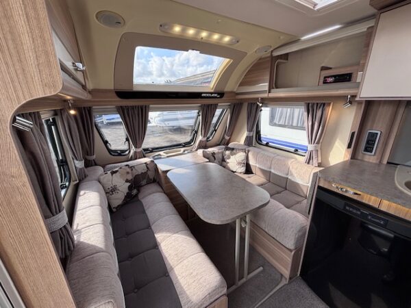 Sterling Eccles bj.2014, QUEENSBED, MOVER en ZAKLUIFEL!!! - Afbeelding 8