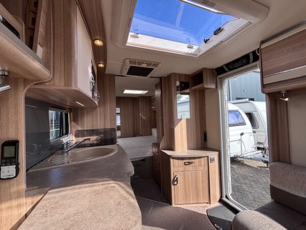 Sterling Eccles bj.2014, QUEENSBED, MOVER en ZAKLUIFEL!!! - Afbeelding 11