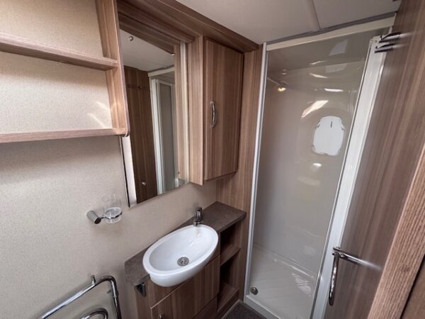 Sterling Eccles bj.2014, QUEENSBED, MOVER en ZAKLUIFEL!!! - Afbeelding 18