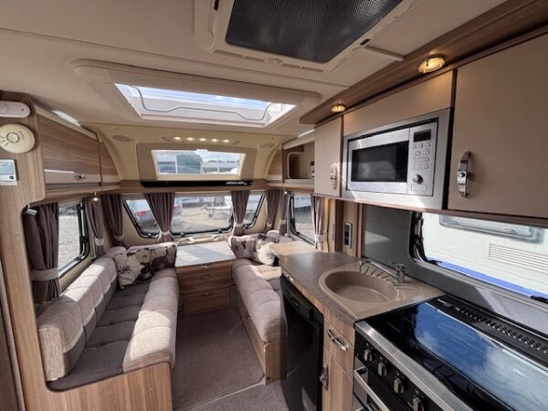 Sterling Eccles bj.2014, QUEENSBED, MOVER en ZAKLUIFEL!!! - Afbeelding 21