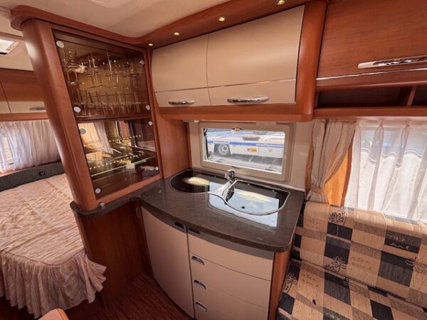 Hobby Excellent 540 KMFE bj.2009 met VOORTENT en  STAPELBED, 6 PERSOONS! - Afbeelding 11