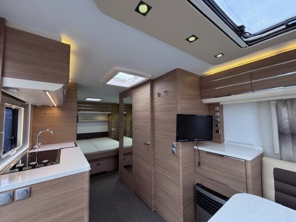 Adria Adora 593 UP bj.2015 QUEENSBED, MOVER en VOORTENT!!! - Afbeelding 8