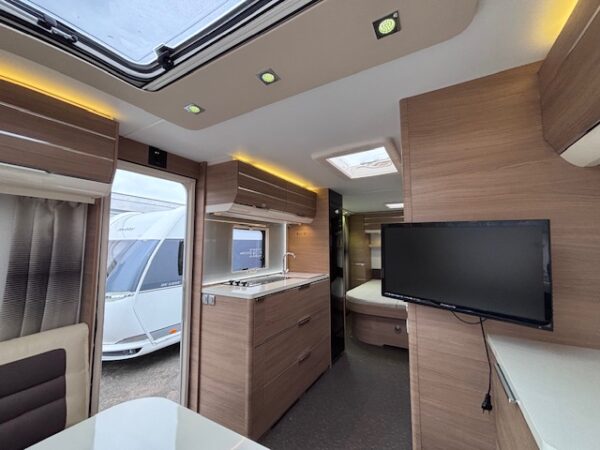 Adria Adora 593 UP bj.2015 QUEENSBED, MOVER en VOORTENT!!! - Afbeelding 9