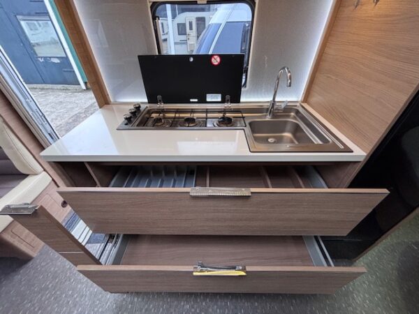 Adria Adora 593 UP bj.2015 QUEENSBED, MOVER en VOORTENT!!! - Afbeelding 13