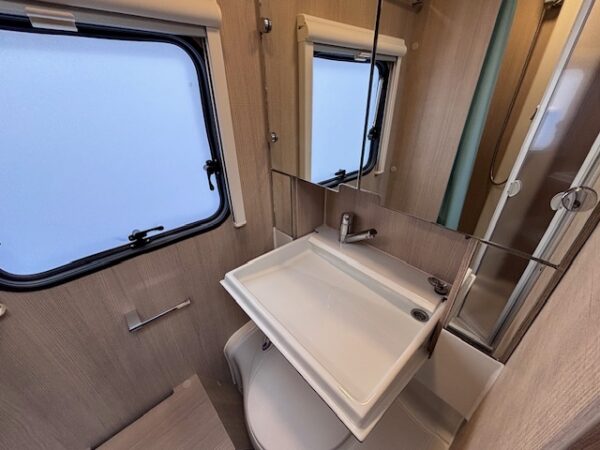 Adria Adora 593 UP bj.2015 QUEENSBED, MOVER en VOORTENT!!! - Afbeelding 17
