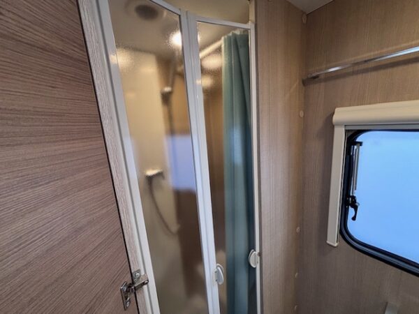 Adria Adora 593 UP bj.2015 QUEENSBED, MOVER en VOORTENT!!! - Afbeelding 18