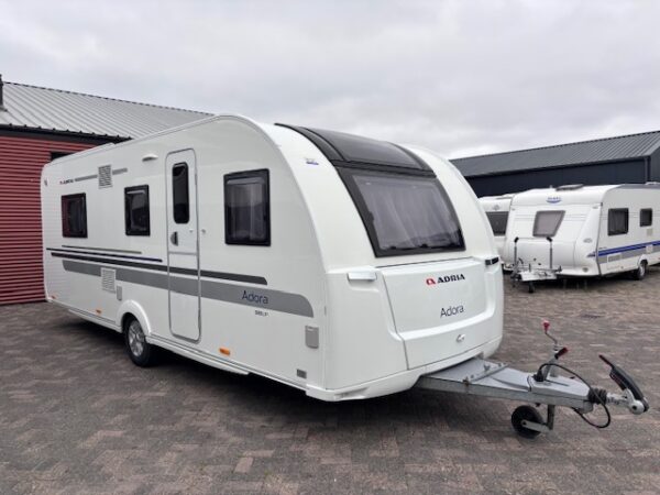 Adria Adora 593 UP bj.2015 QUEENSBED, MOVER en VOORTENT!!!