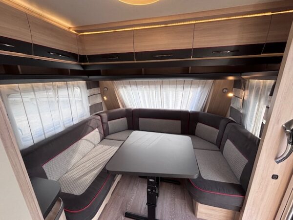 Hobby De Luxe Edition 460 UL bj.2019, MOVER en VOORTENT!!! - Afbeelding 7