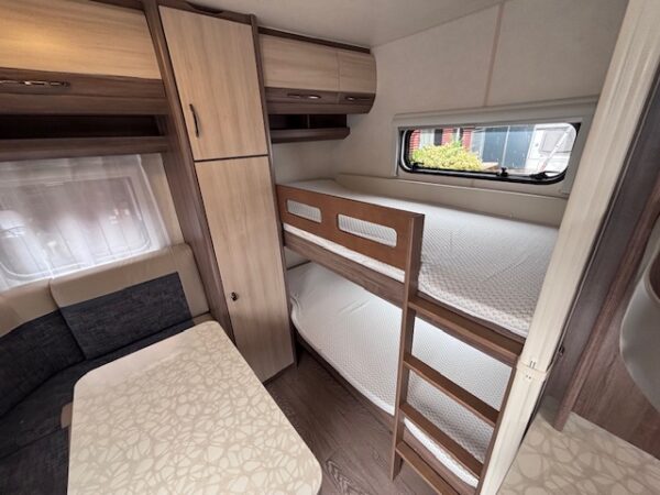 Hobby De Luxe 650 KMFE bj.2016, MOVER, VOORTENT, 8 PERSOONS!!! - Afbeelding 7