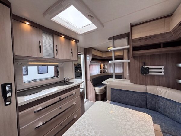 Hobby De Luxe 650 KMFE bj.2016, MOVER, VOORTENT, 8 PERSOONS!!! - Afbeelding 11