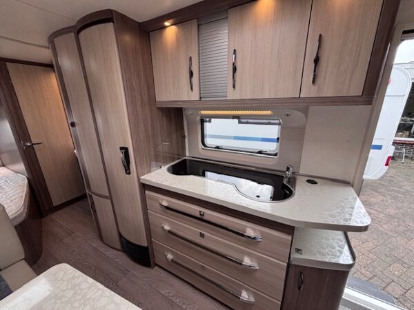 Hobby De Luxe 650 KMFE bj.2016, MOVER, VOORTENT, 8 PERSOONS!!! - Afbeelding 13