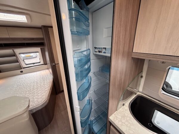 Hobby De Luxe 650 KMFE bj.2016, MOVER, VOORTENT, 8 PERSOONS!!! - Afbeelding 16