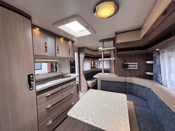 Hobby De Luxe 650 KMFE bj.2016, MOVER, VOORTENT, 8 PERSOONS!!! - Afbeelding 17