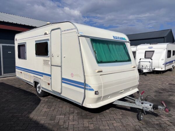 Adria Unica B 462 DP bj.2000, met VOORTENT en LUIFEL!!!