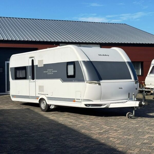 Hobby De Luxe 560 CFE bj.2014 met mover en voortent