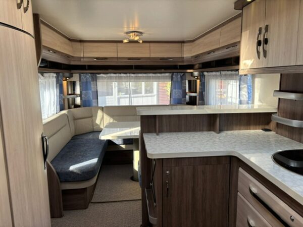 Hobby De Luxe 560 CFE bj.2014 met mover en voortent - Afbeelding 7