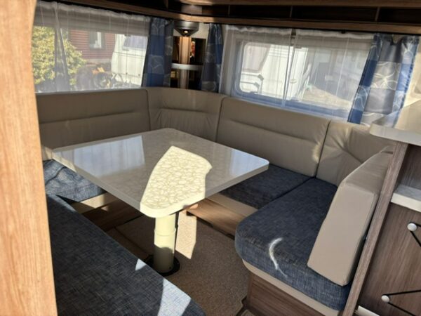 Hobby De Luxe 560 CFE bj.2014 met mover en voortent - Afbeelding 24