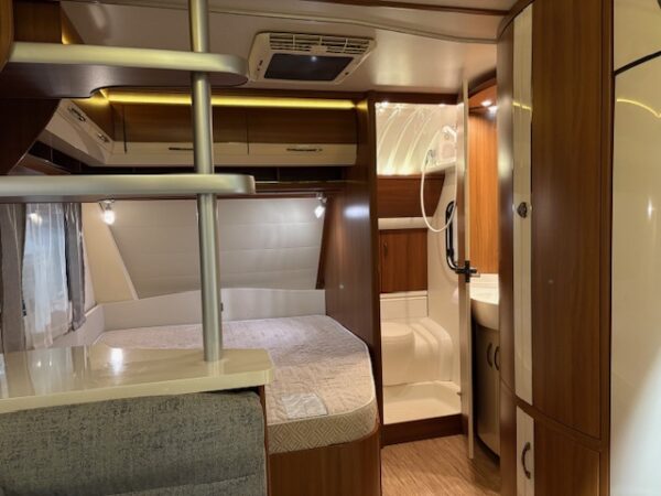 Hobby 645 VIP bj. 2015 Met mover, airco en cassette luifel! - Afbeelding 20