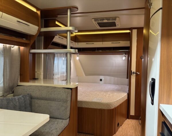 Hobby 645 VIP bj. 2015 Met mover, airco en cassette luifel! - Afbeelding 27