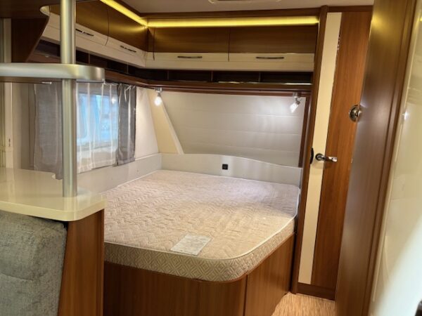 Hobby 645 VIP bj. 2015 Met mover, airco en cassette luifel! - Afbeelding 21