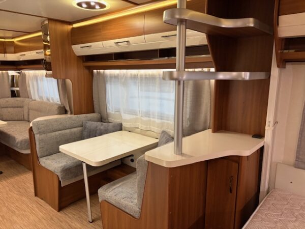 Hobby 645 VIP bj. 2015 Met mover, airco en cassette luifel! - Afbeelding 12