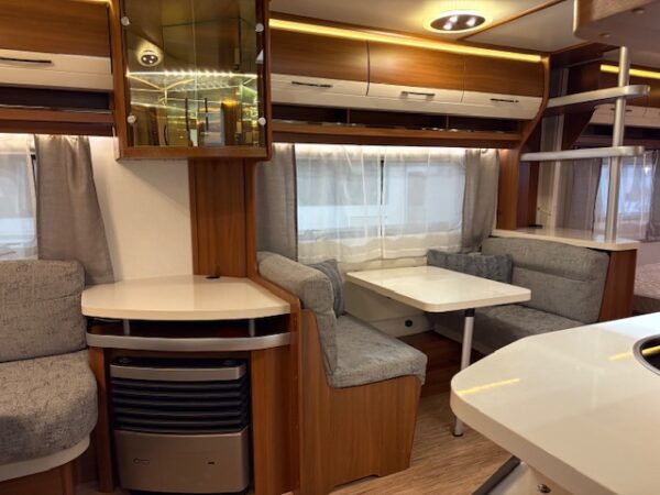 Hobby 645 VIP bj. 2015 Met mover, airco en cassette luifel! - Afbeelding 6
