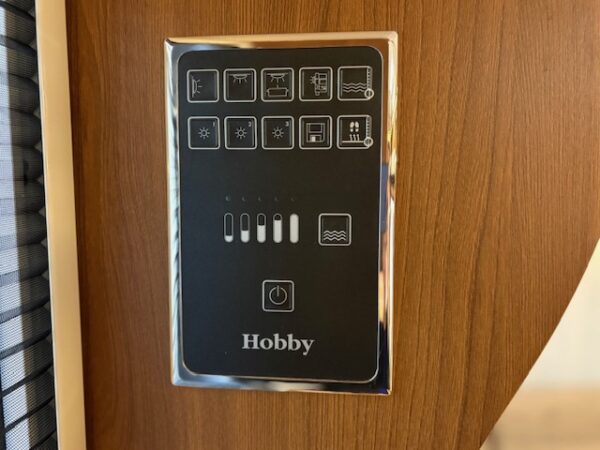 Hobby 645 VIP bj. 2015 Met mover, airco en cassette luifel! - Afbeelding 9