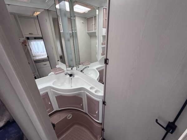 Hobby Elegance bj.1995 met VASTBED - Afbeelding 11