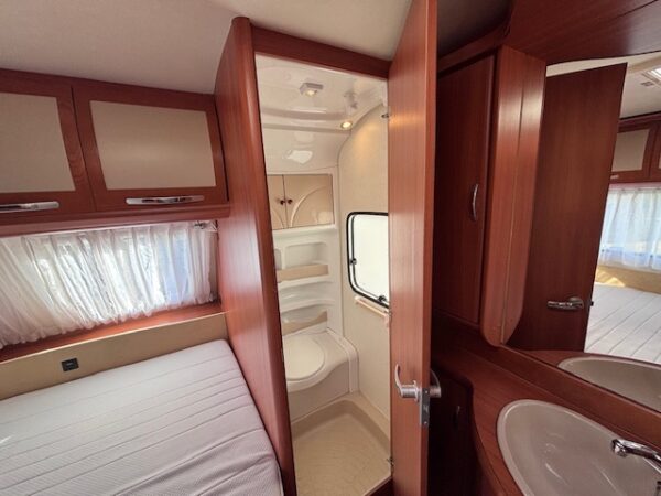 Hobby Prestige 650 KMFE bj.2009 met STAPELBED en MOVER - Afbeelding 17